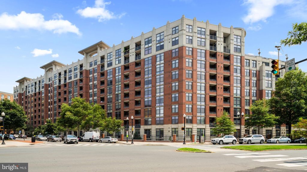 Photo of 1021 N Garfield Street #209, ARLINGTON, VA 22201 (MLS # VAAR2064354)