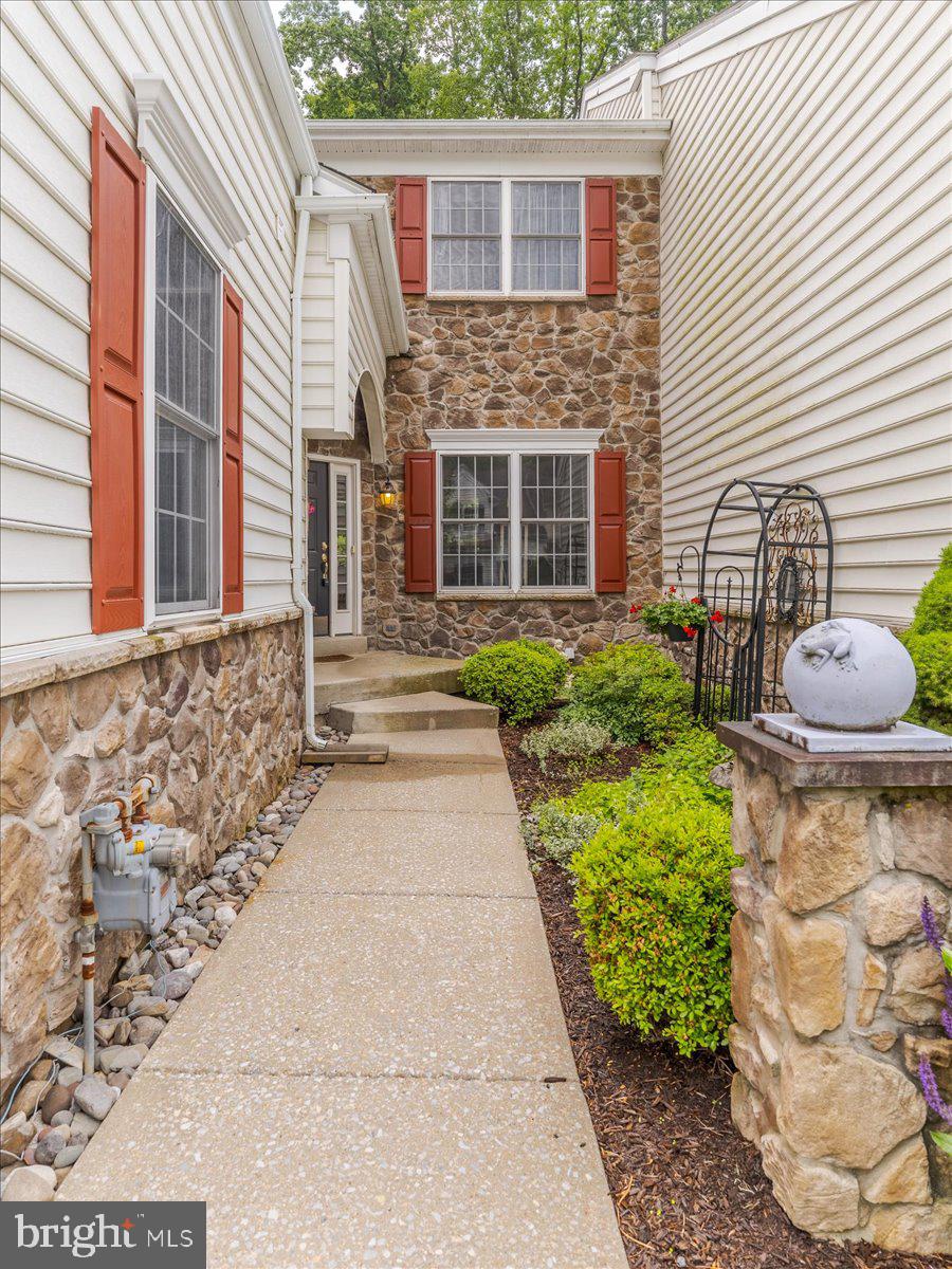 120 WHITELAND HILLS CIRCLE