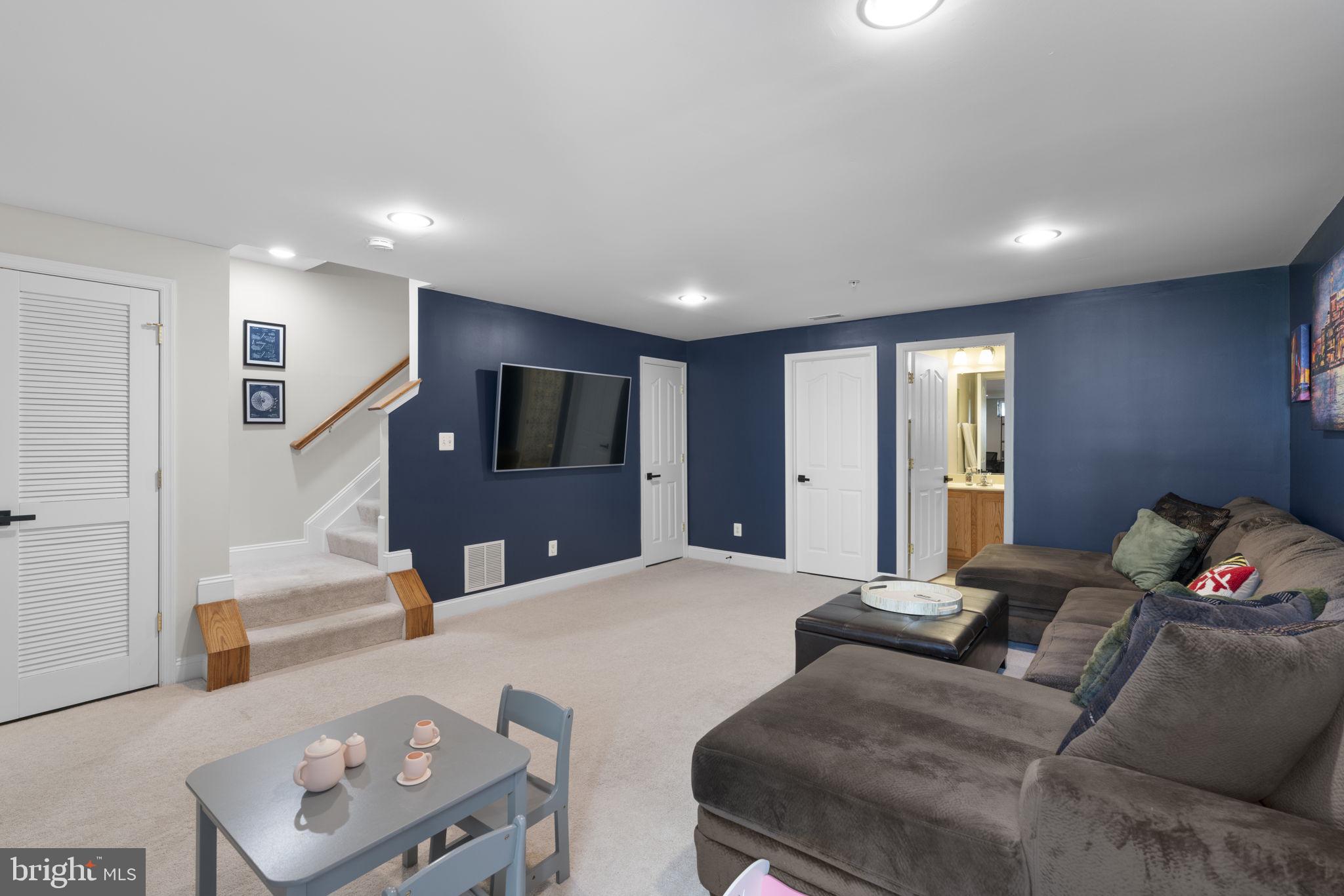 MONMOUTH MEADOWS - Residential