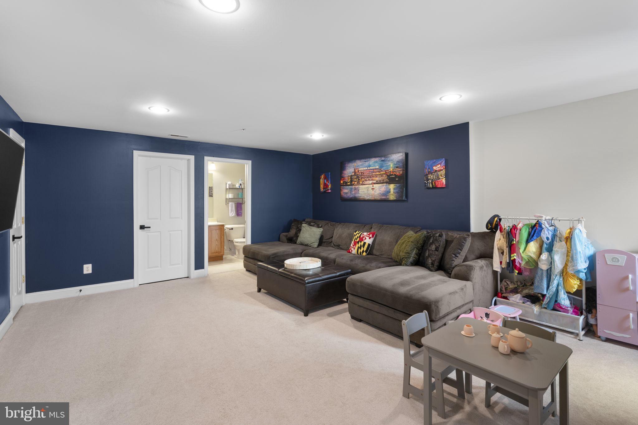 MONMOUTH MEADOWS - Residential