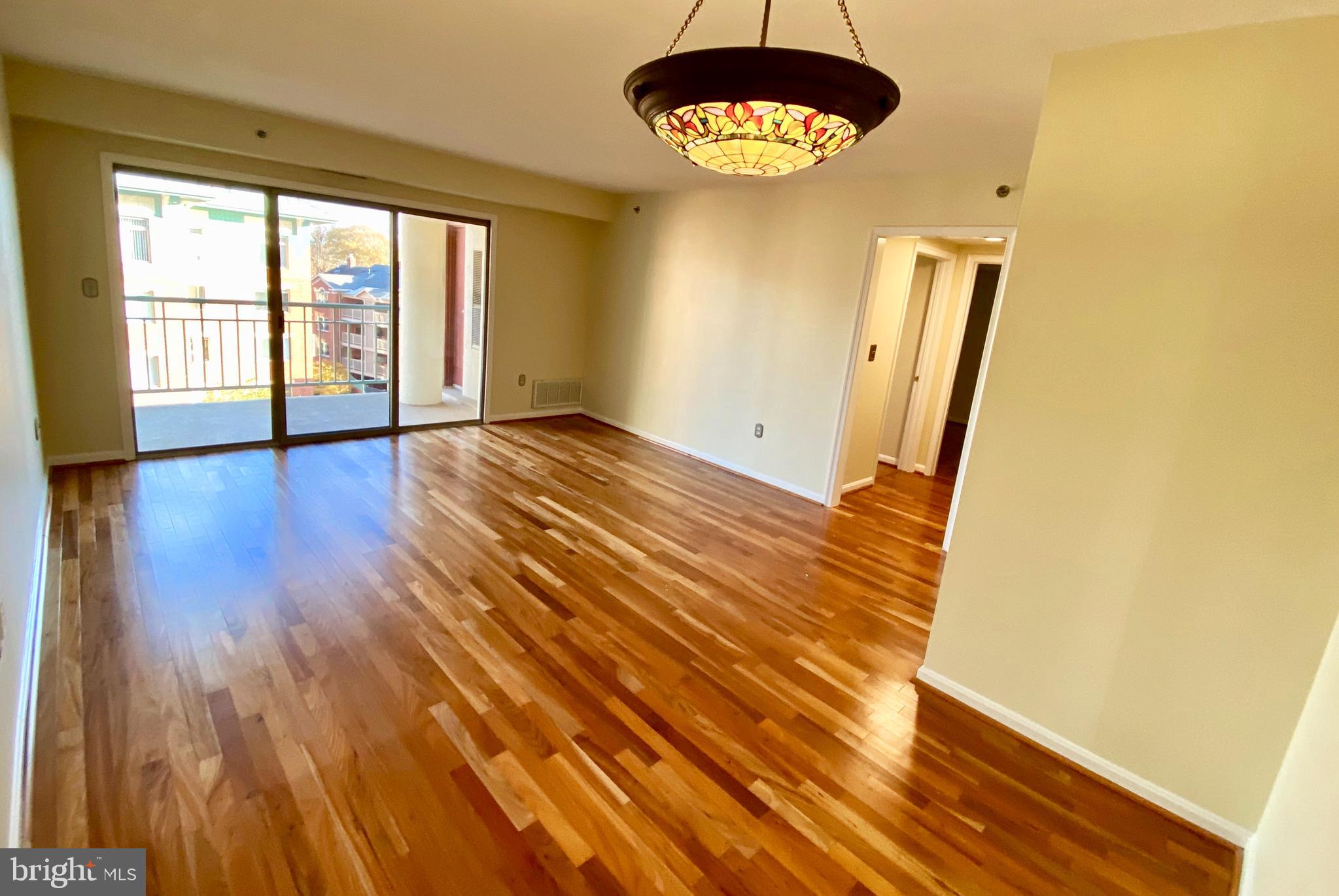 COLECROFT STATION - Residential Lease