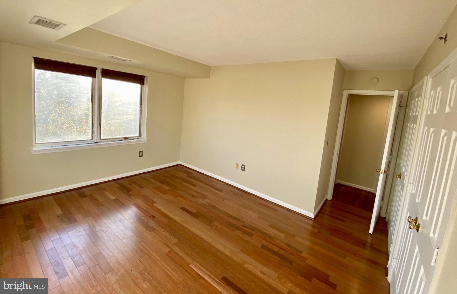 COLECROFT STATION - Residential Lease