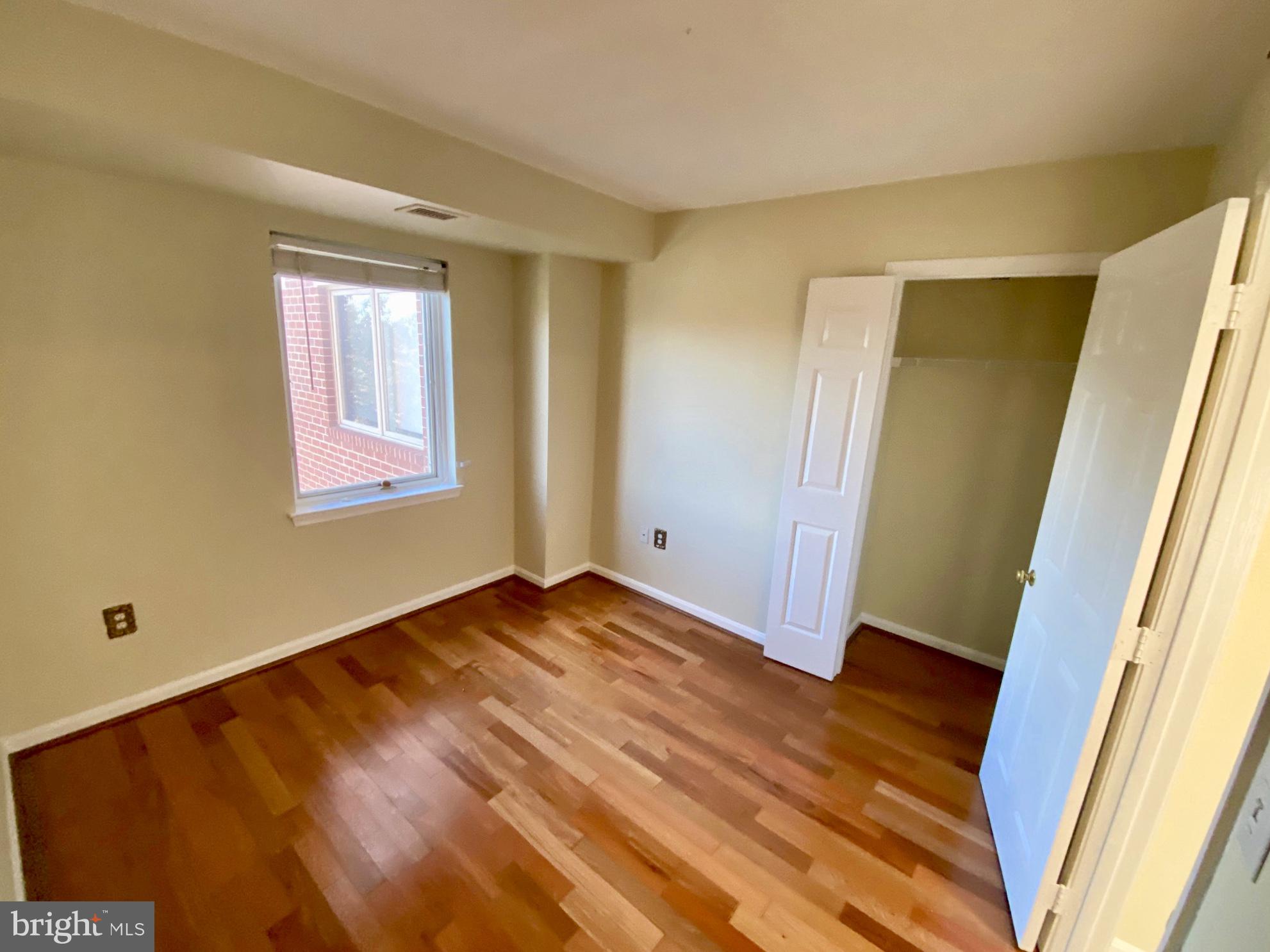 COLECROFT STATION - Residential Lease