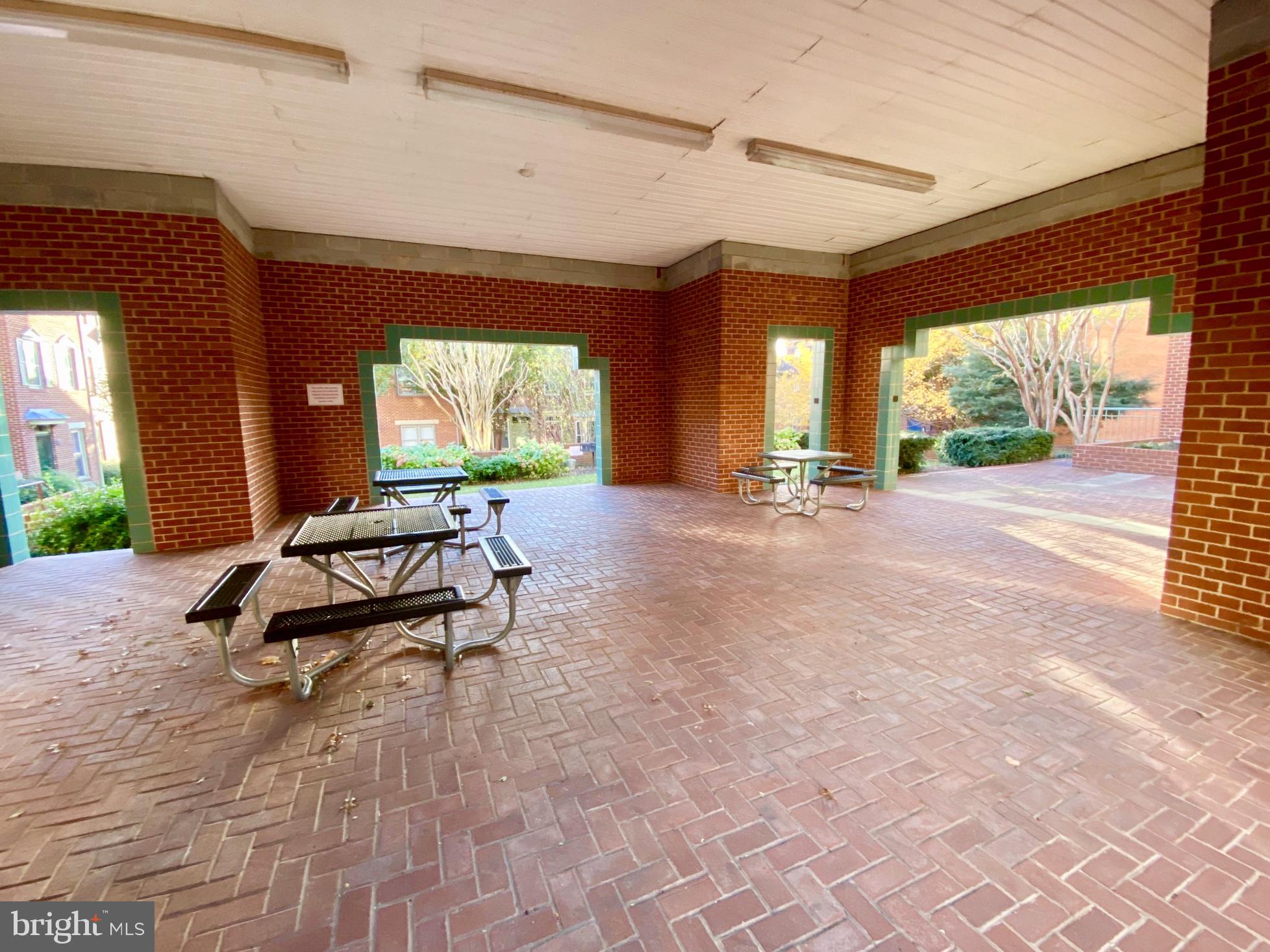 COLECROFT STATION - Residential Lease