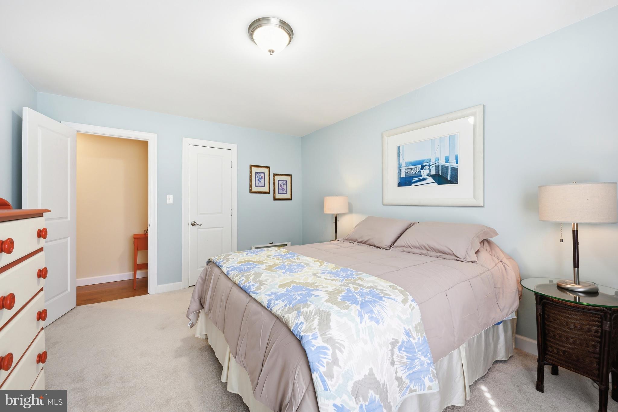 QUEEN ANNE ACRES - Residential