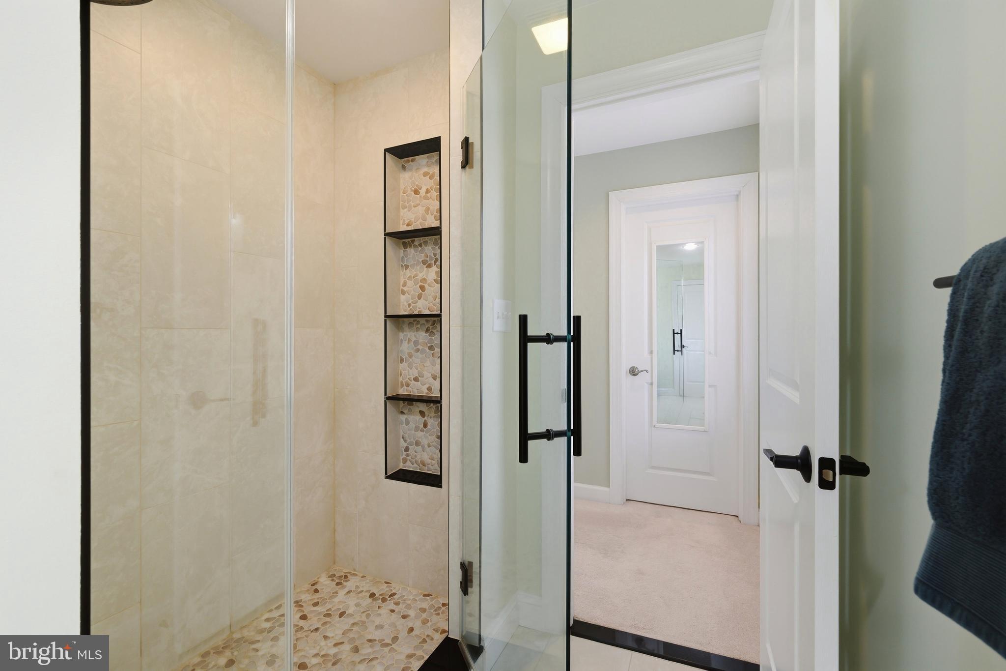 QUEEN ANNE ACRES - Residential