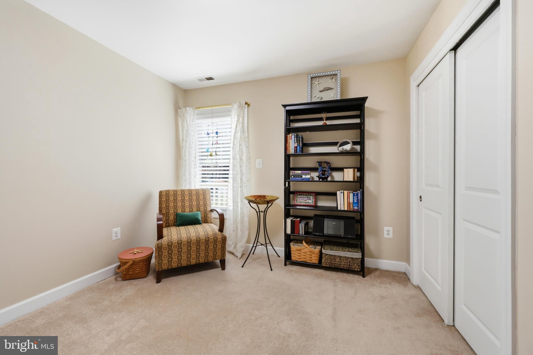 QUEEN ANNE ACRES - Residential