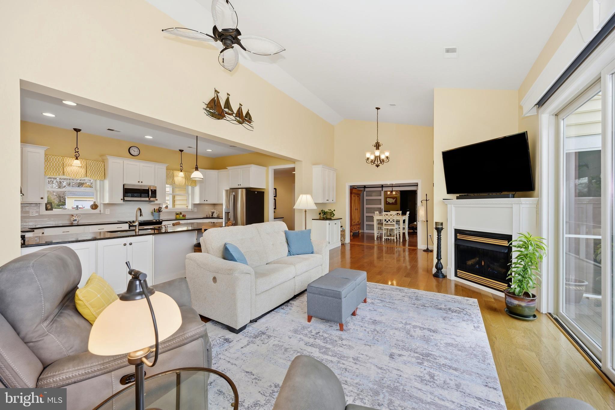 QUEEN ANNE ACRES - Residential