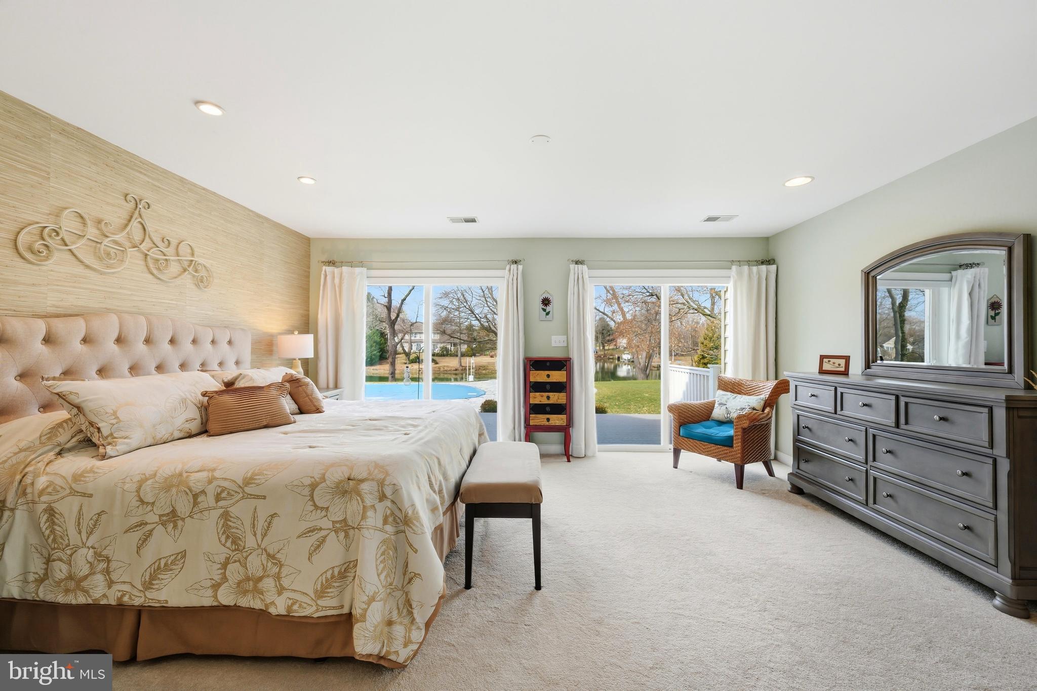 QUEEN ANNE ACRES - Residential