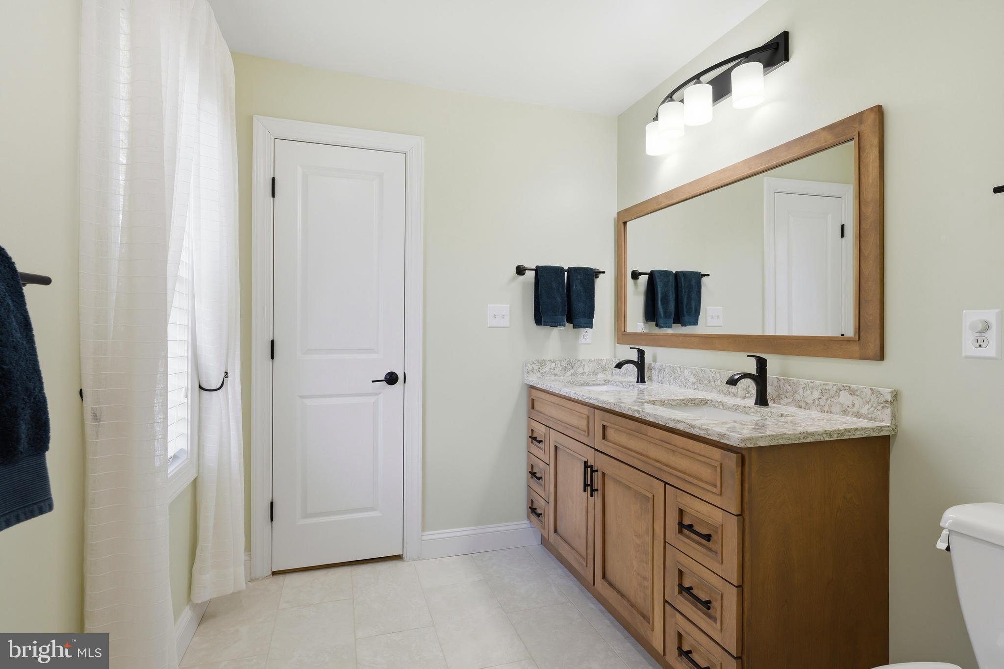 QUEEN ANNE ACRES - Residential