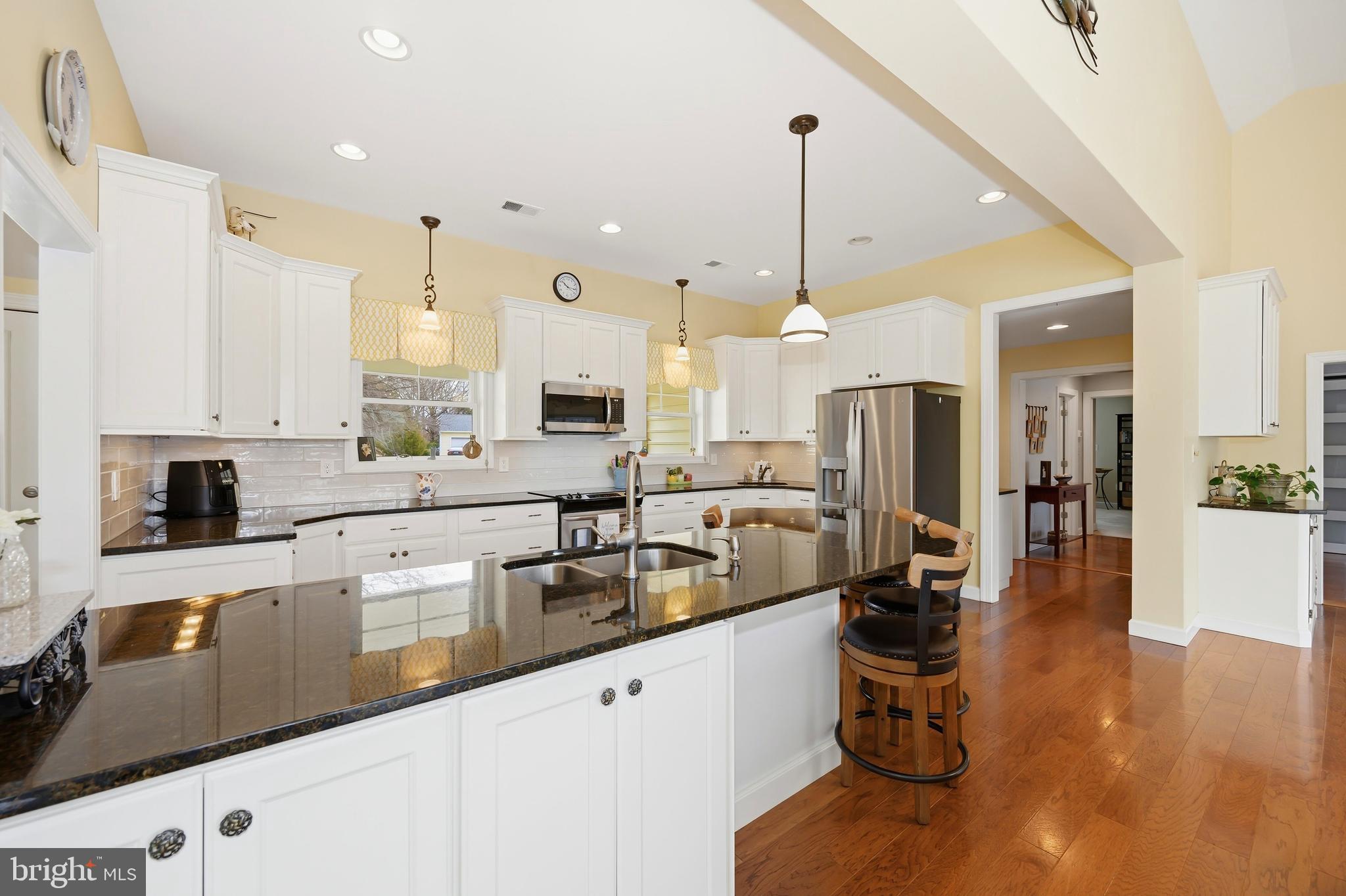 QUEEN ANNE ACRES - Residential