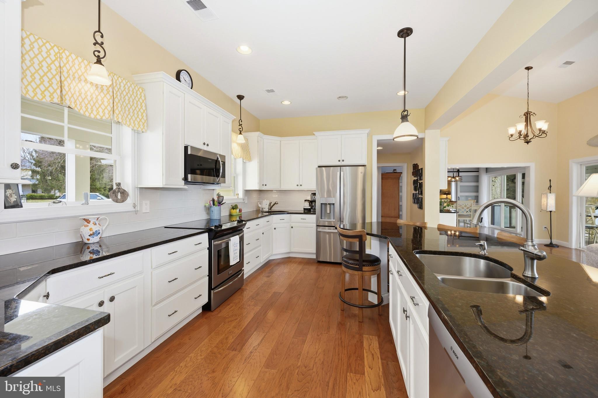 QUEEN ANNE ACRES - Residential