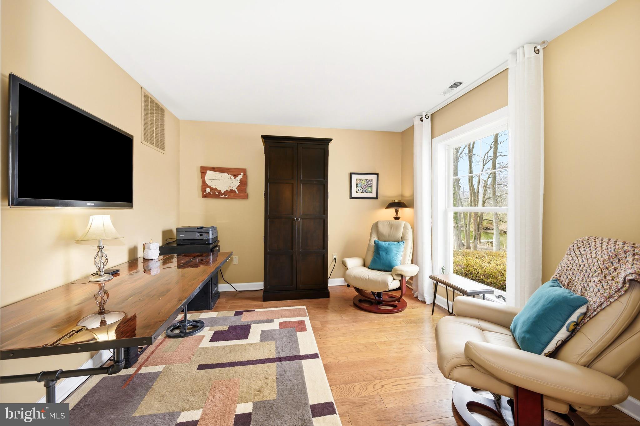 QUEEN ANNE ACRES - Residential