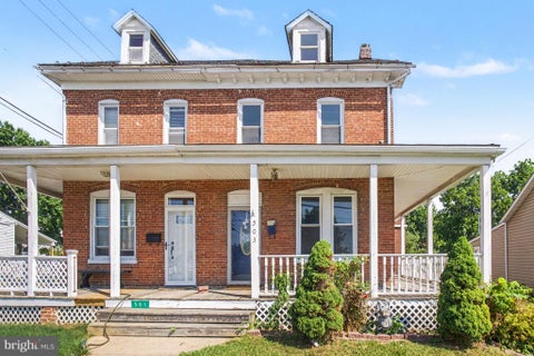 Townhouse For Sale - 503 E Market Street St<br/> York County, HELLAM, PA 17406