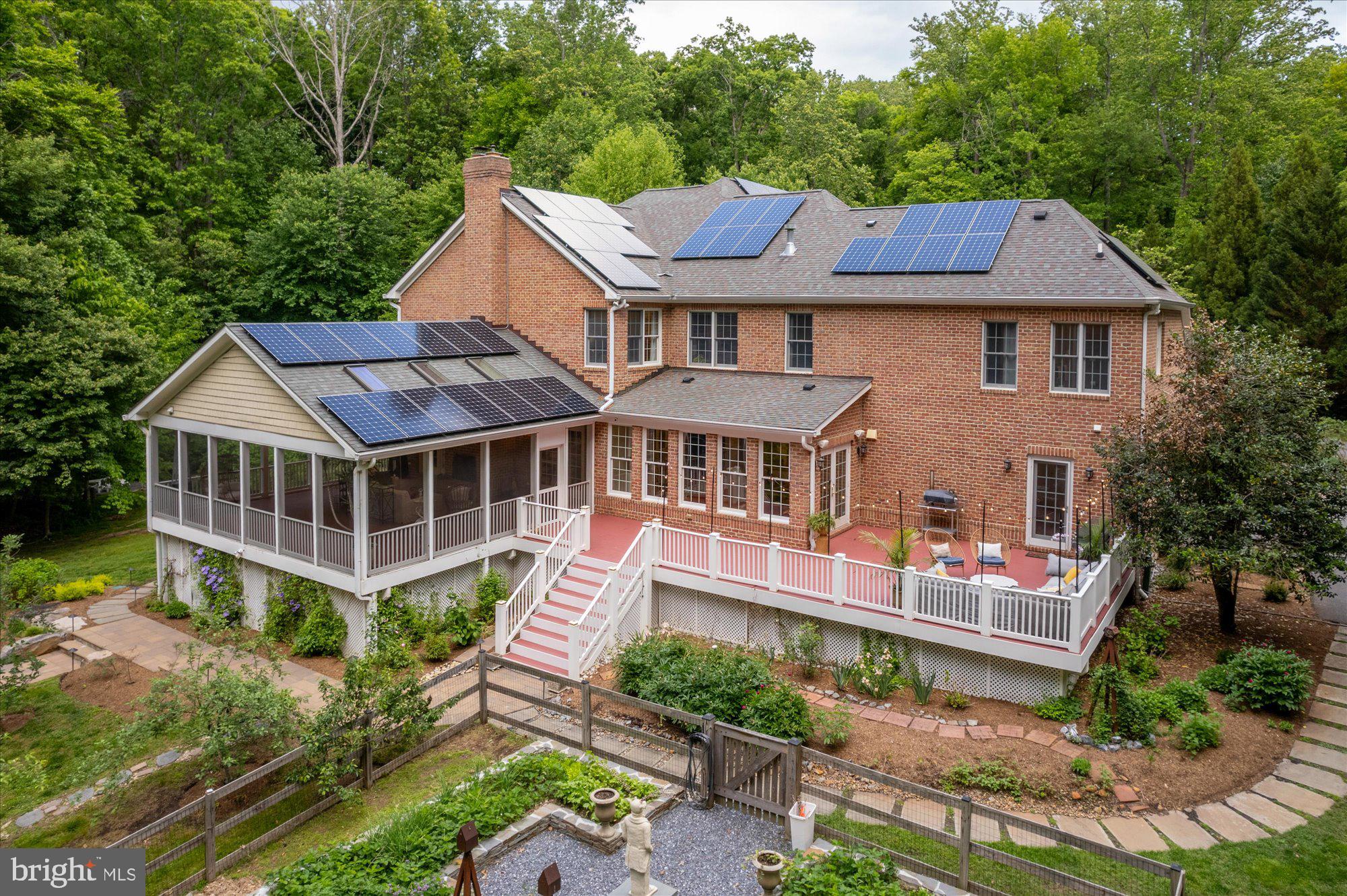 IDLEWILD FARM - Residential
