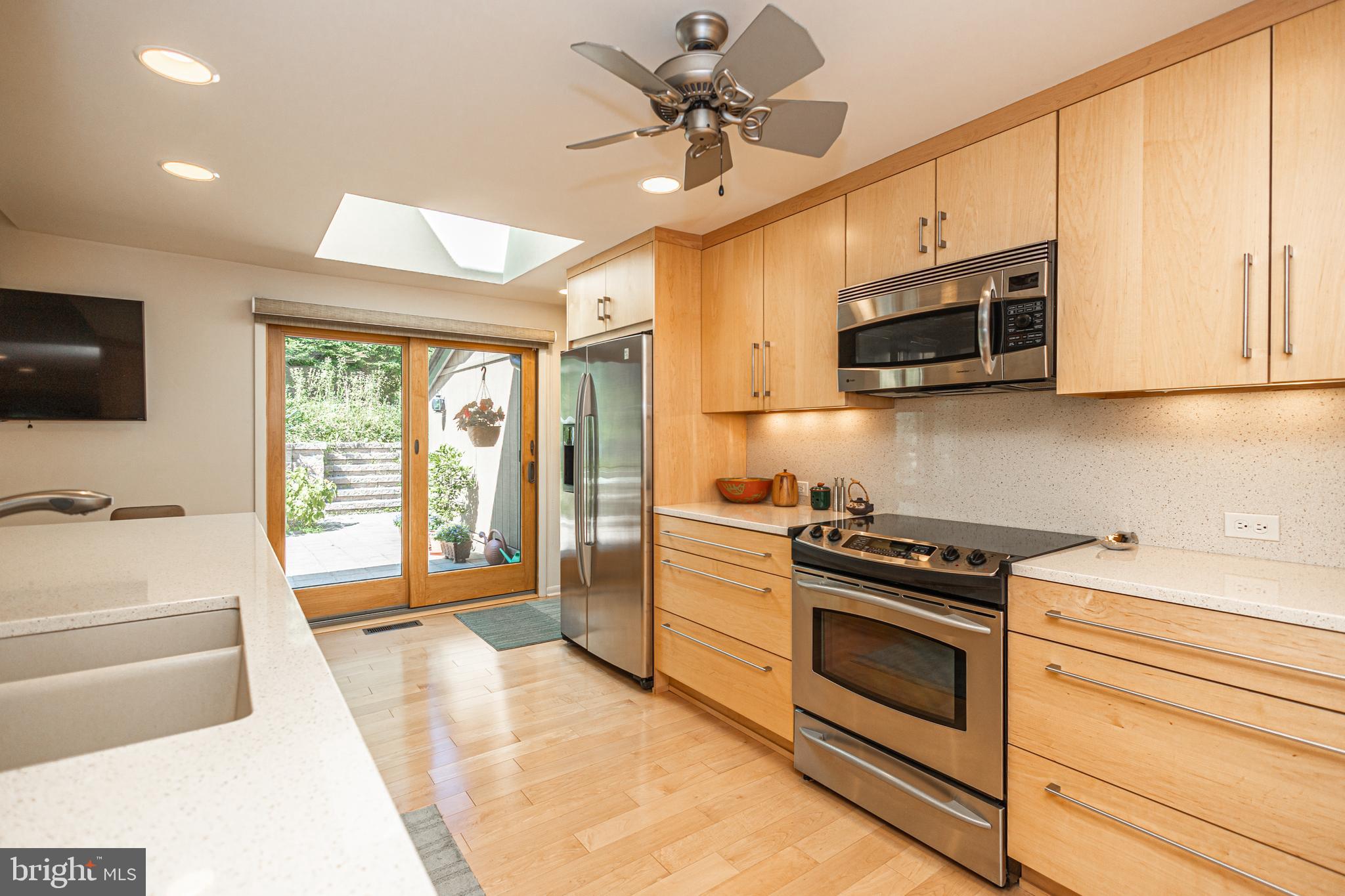 SUNNY KNOLLS - Residential