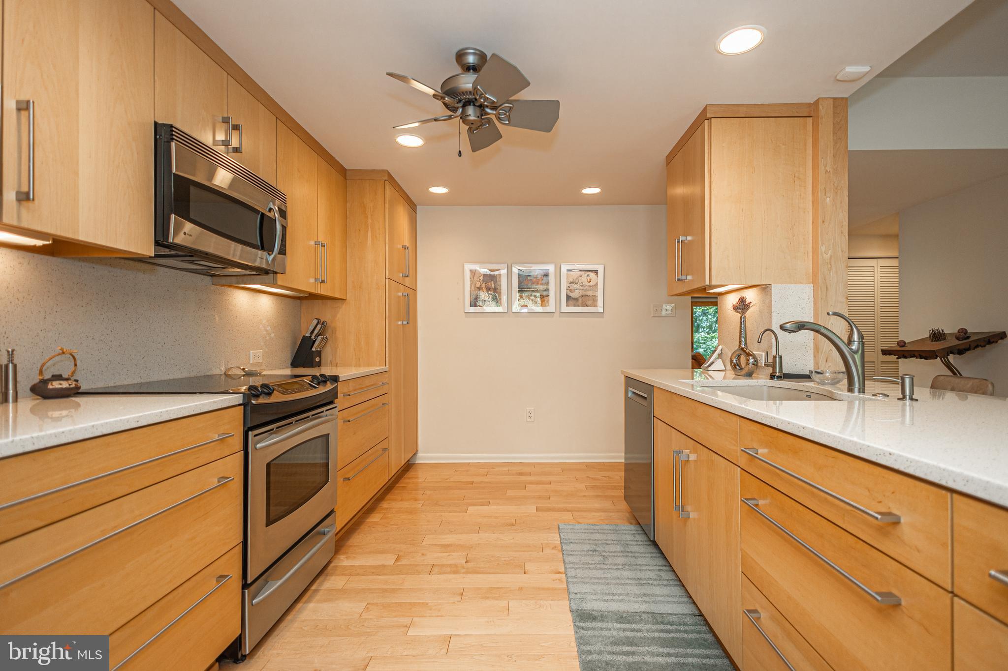 SUNNY KNOLLS - Residential