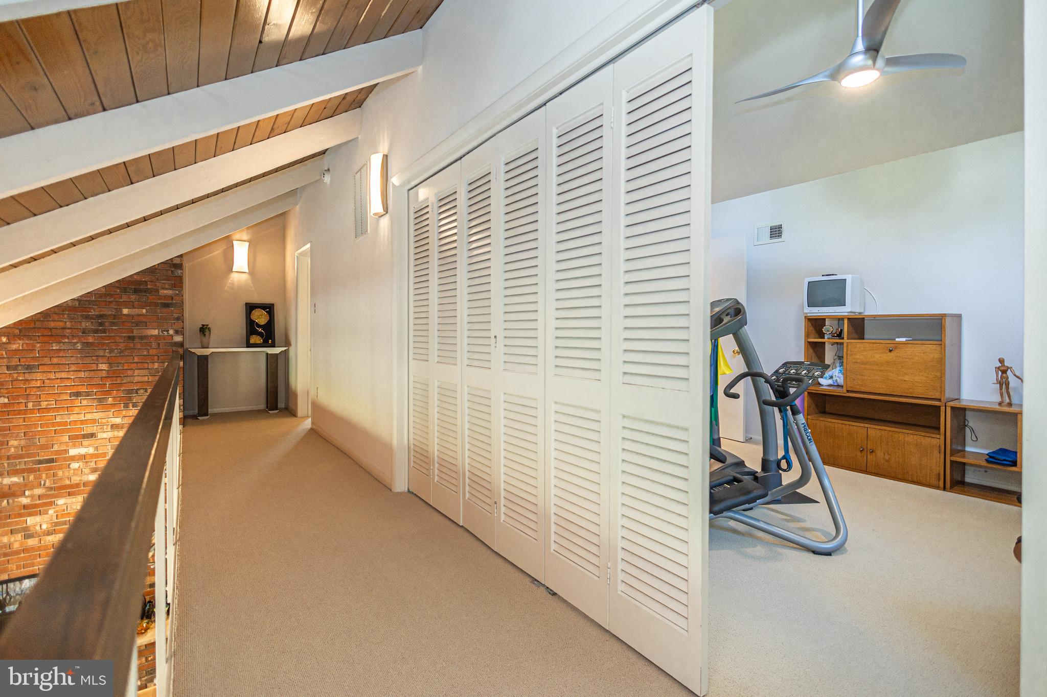 SUNNY KNOLLS - Residential