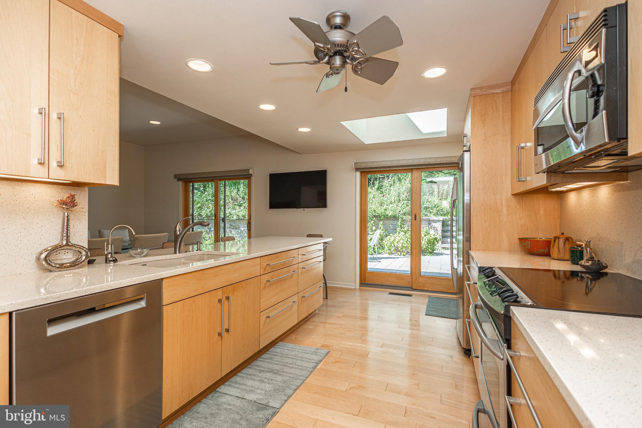 SUNNY KNOLLS - Residential