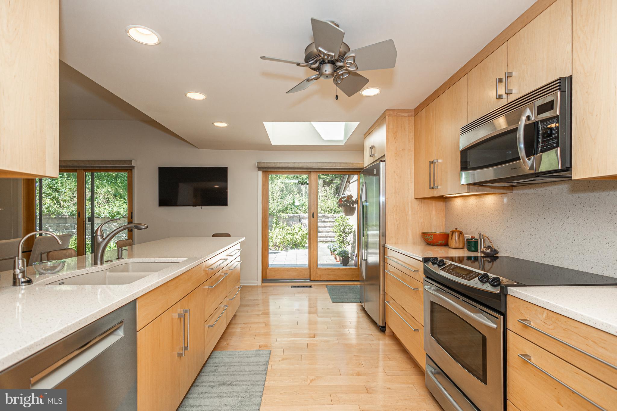 SUNNY KNOLLS - Residential