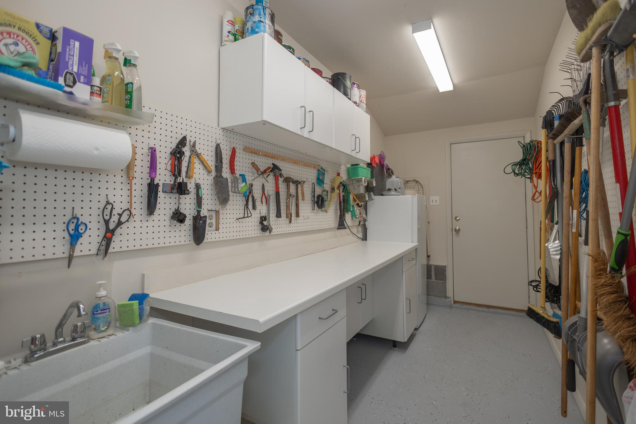 SUNNY KNOLLS - Residential