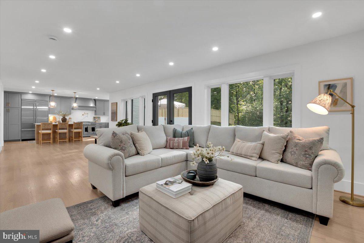 LEE HEIGHTS - Residential