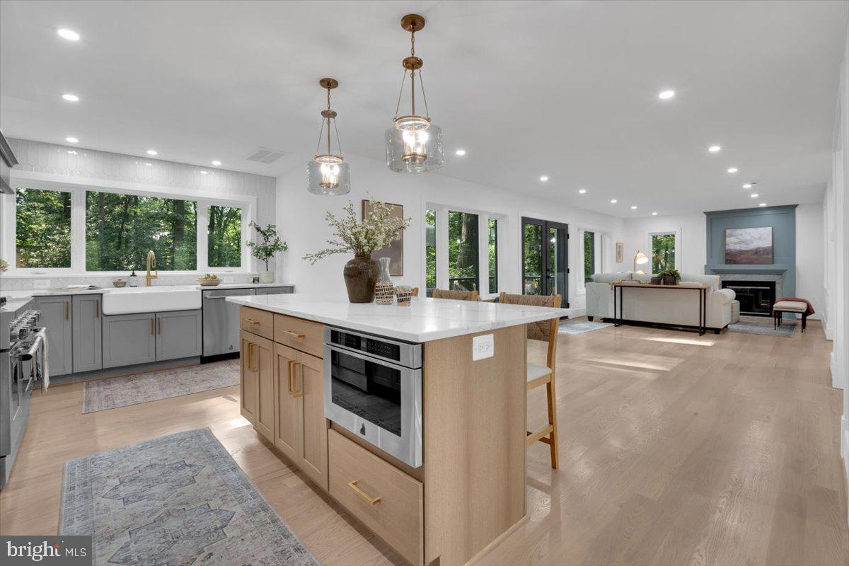 LEE HEIGHTS - Residential