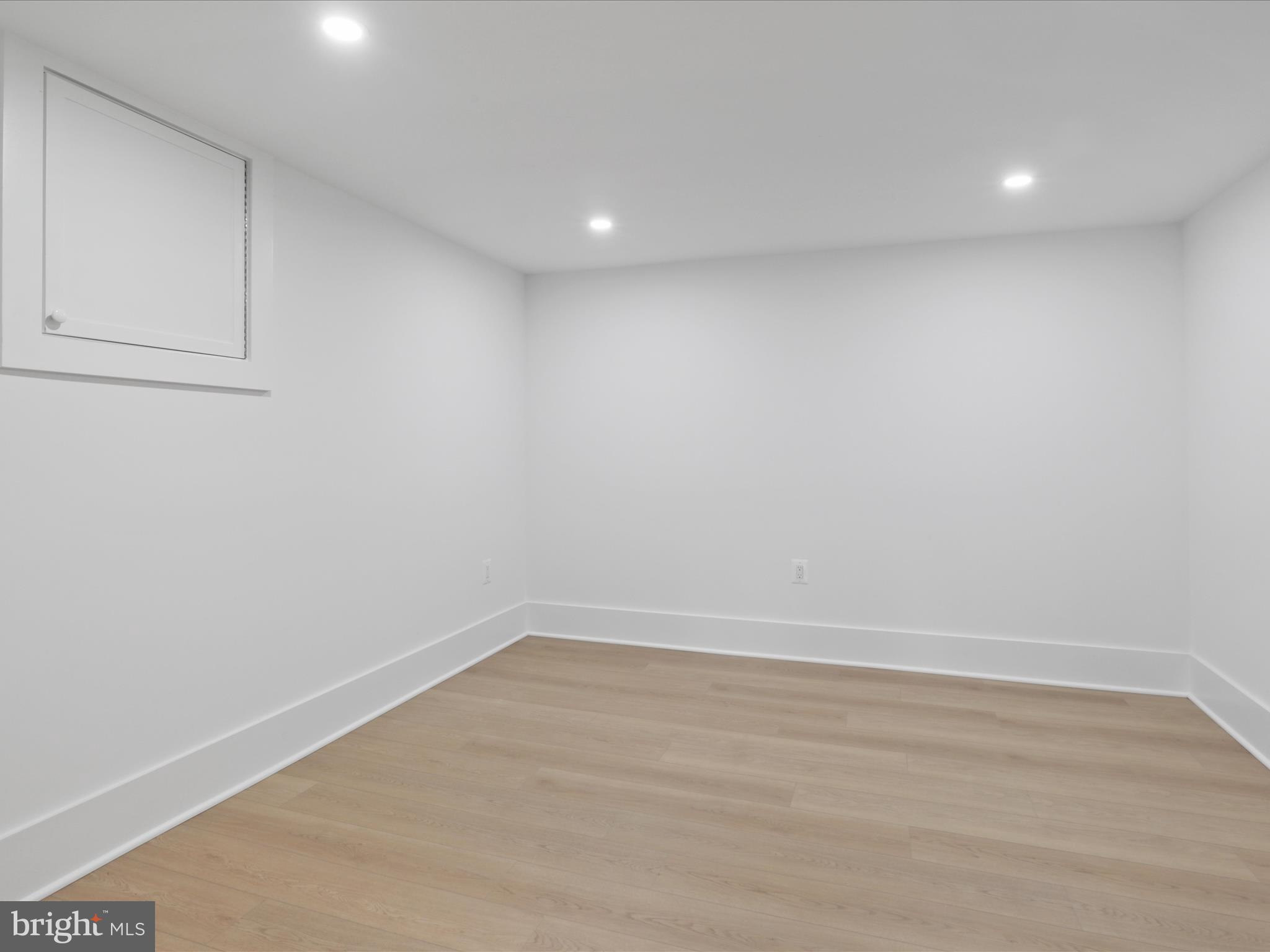 LEE HEIGHTS - Residential