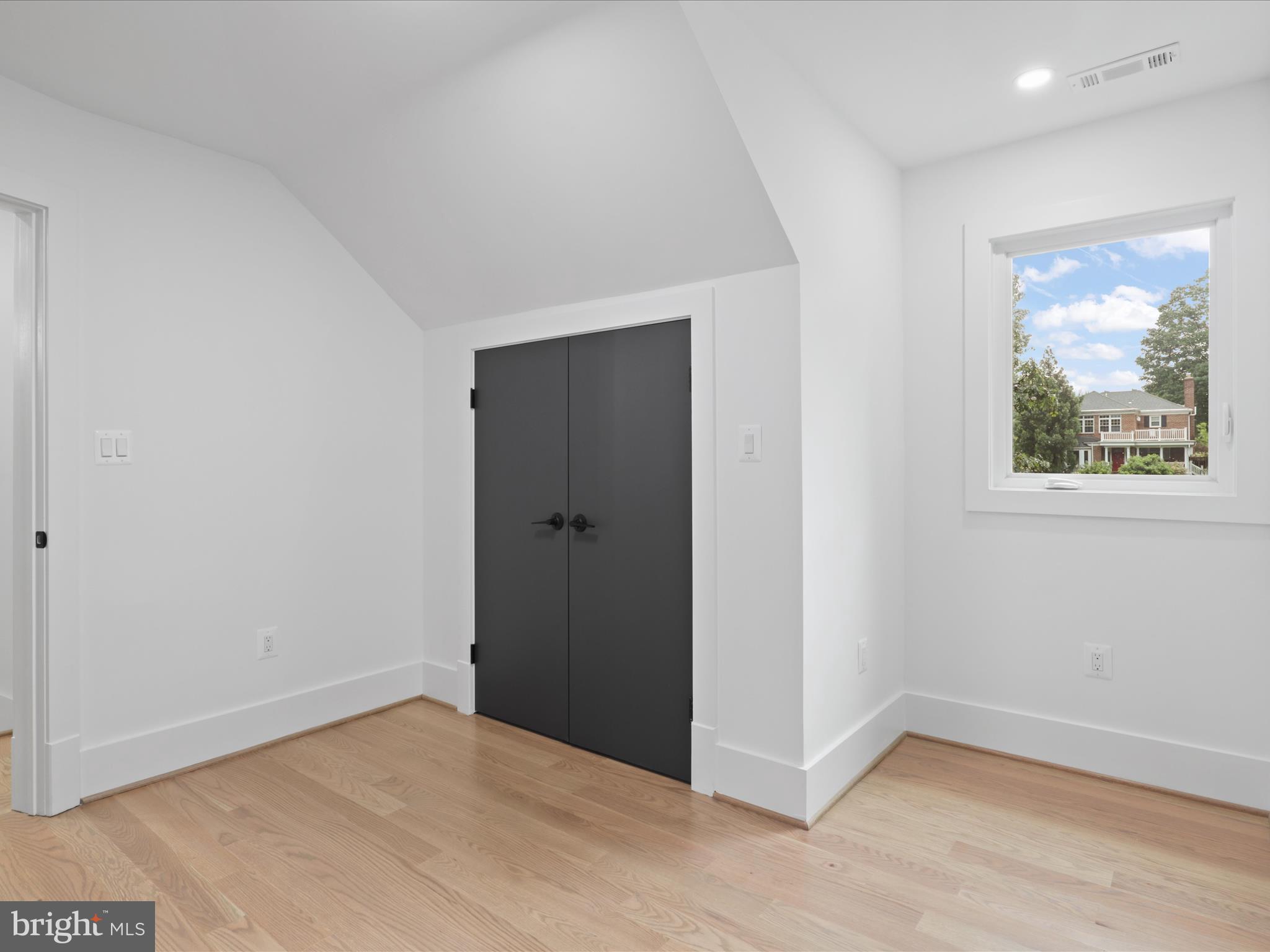 LEE HEIGHTS - Residential