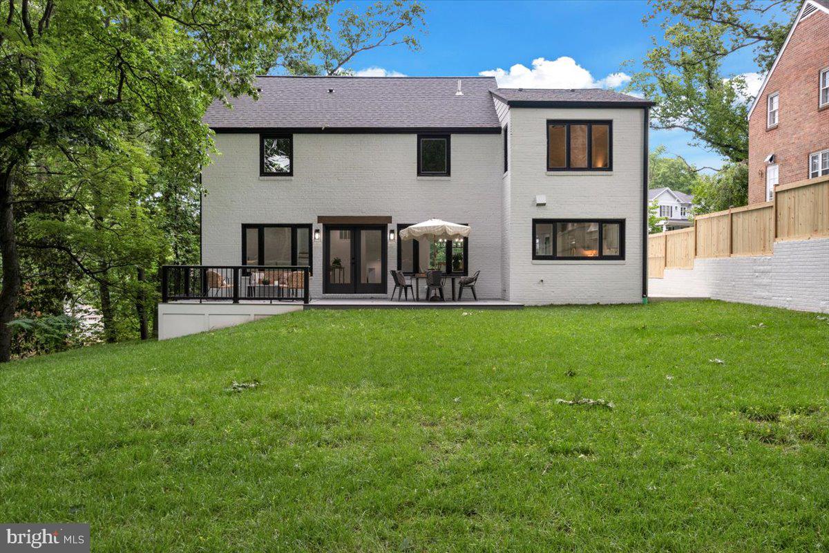 LEE HEIGHTS - Residential