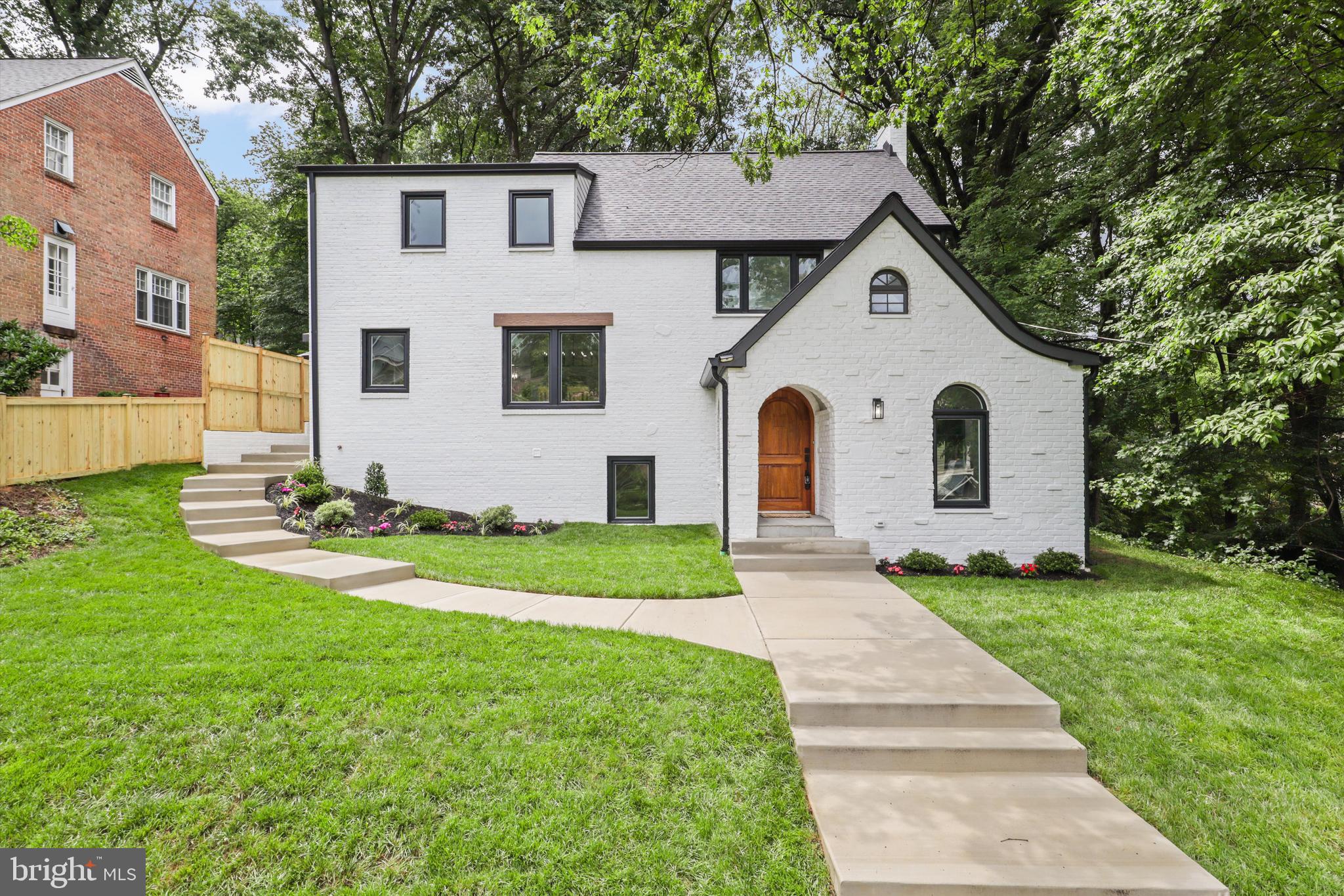 2520 N VERNON STREET N