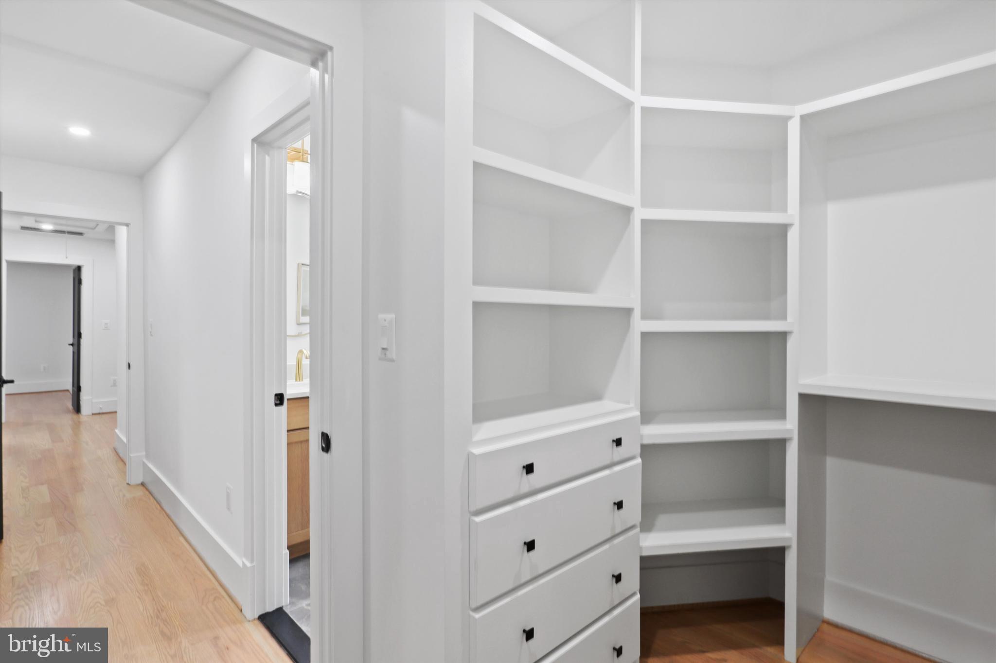 LEE HEIGHTS - Residential