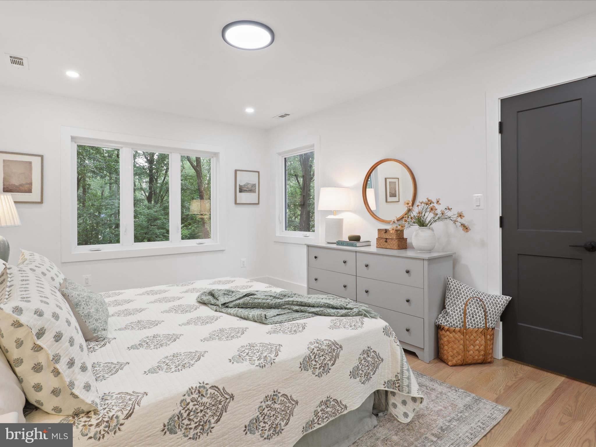 LEE HEIGHTS - Residential