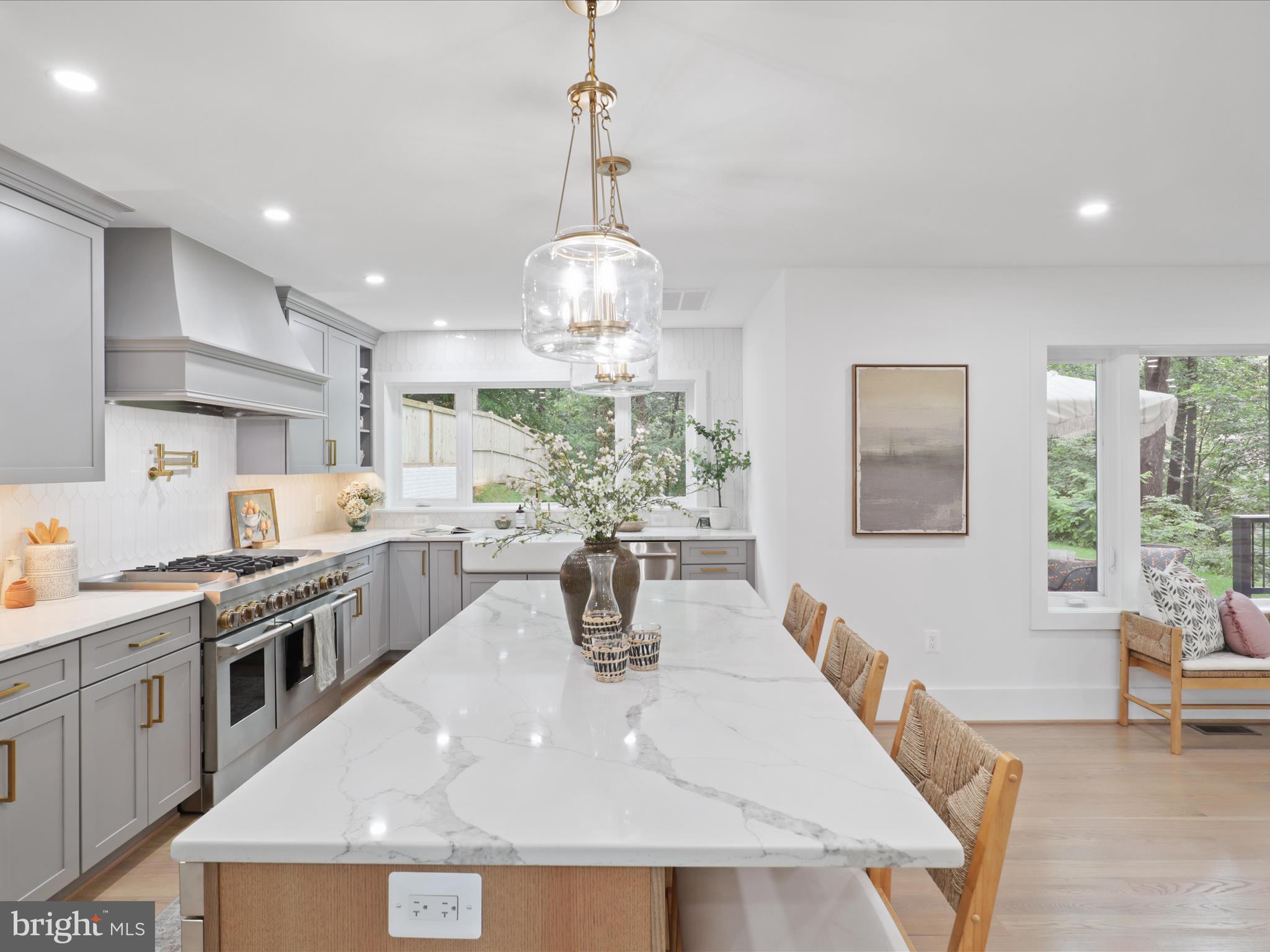 LEE HEIGHTS - Residential