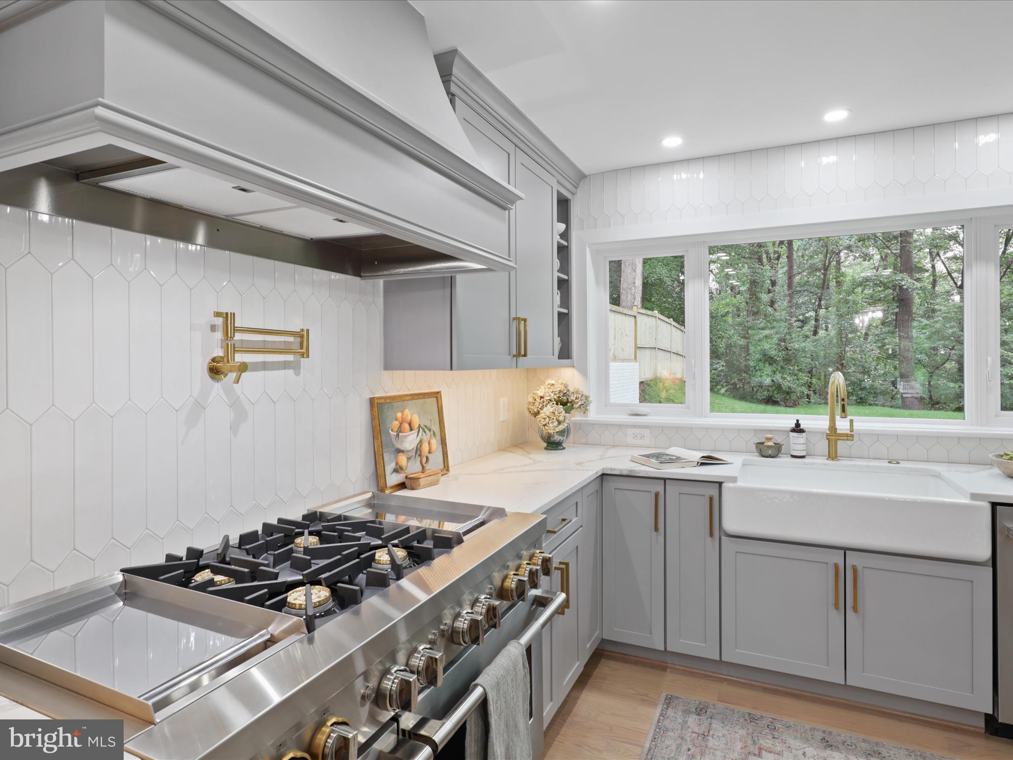 LEE HEIGHTS - Residential