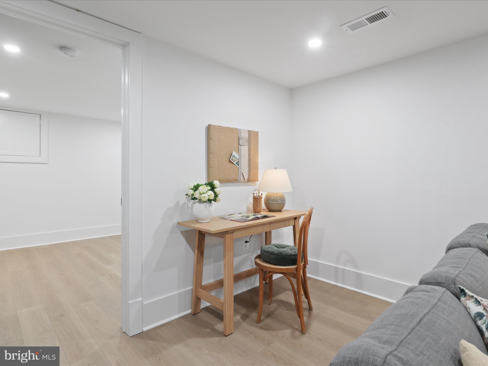 LEE HEIGHTS - Residential