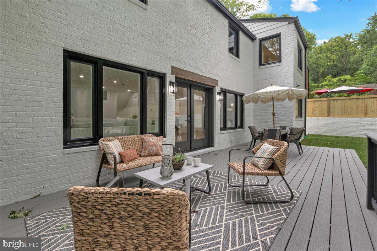 LEE HEIGHTS - Residential