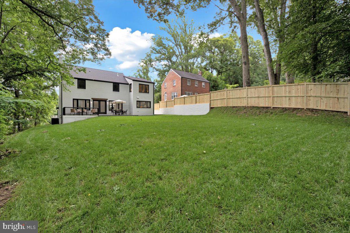 LEE HEIGHTS - Residential