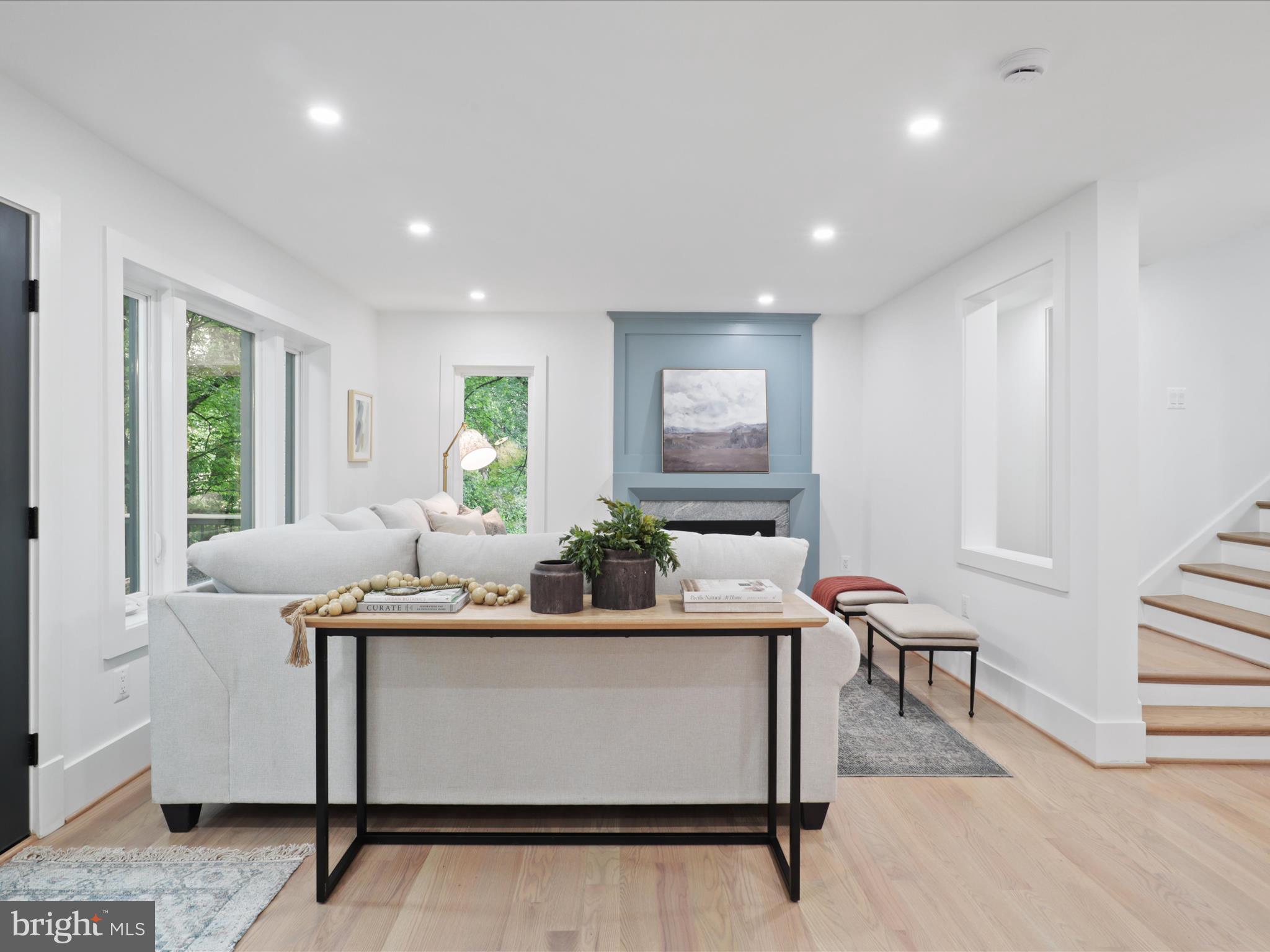 LEE HEIGHTS - Residential