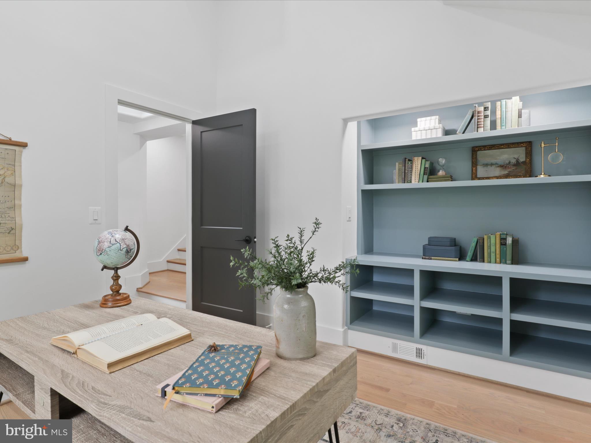 LEE HEIGHTS - Residential