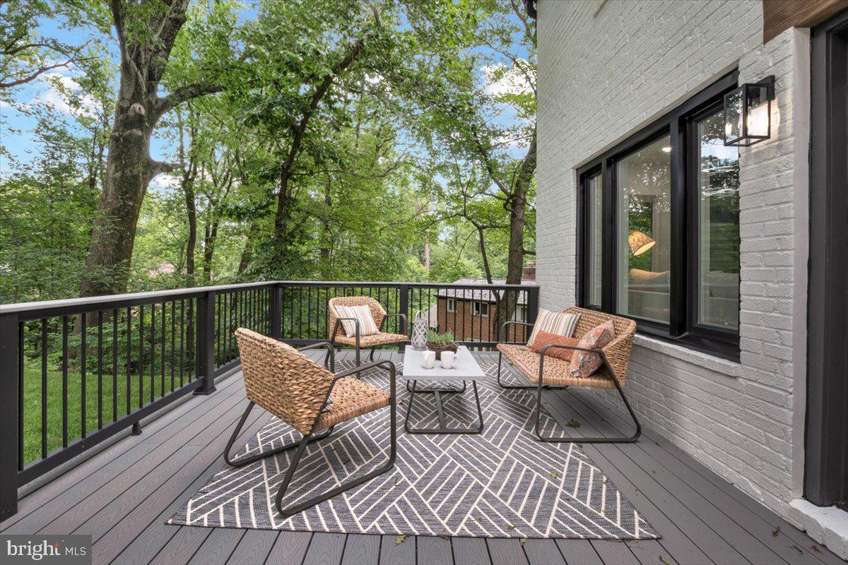 LEE HEIGHTS - Residential