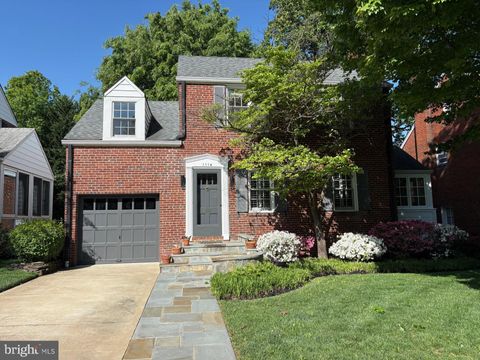 Photo of 1114 N Inglewood Street, ARLINGTON, VA 22205 (MLS # VAAR2072594)