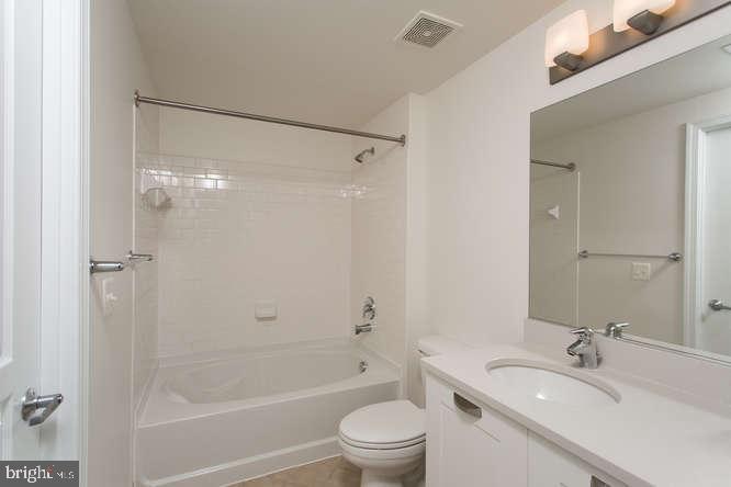 MIDTOWN ALEXANDRIA STATION CONDOMINIUM - Residential