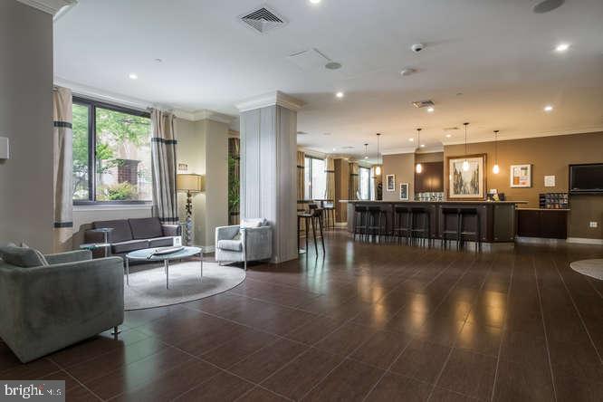 MIDTOWN ALEXANDRIA STATION CONDOMINIUM - Residential