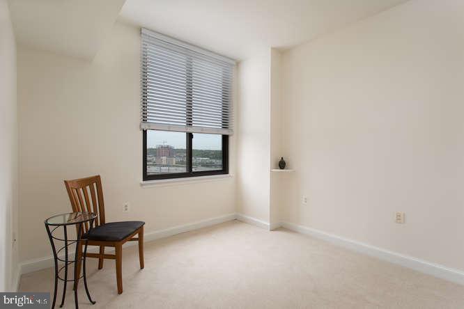 MIDTOWN ALEXANDRIA STATION CONDOMINIUM - Residential