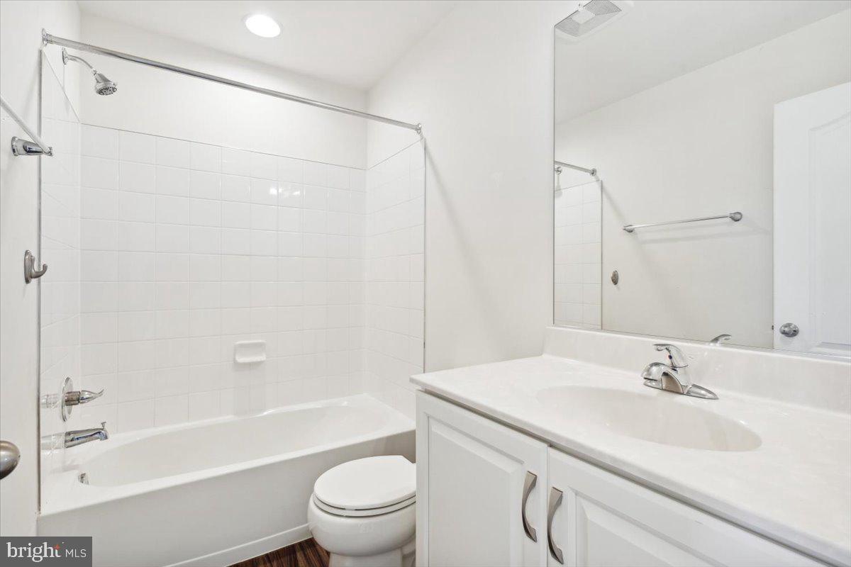 TOWNES AT TATE MANOR - Residential Lease