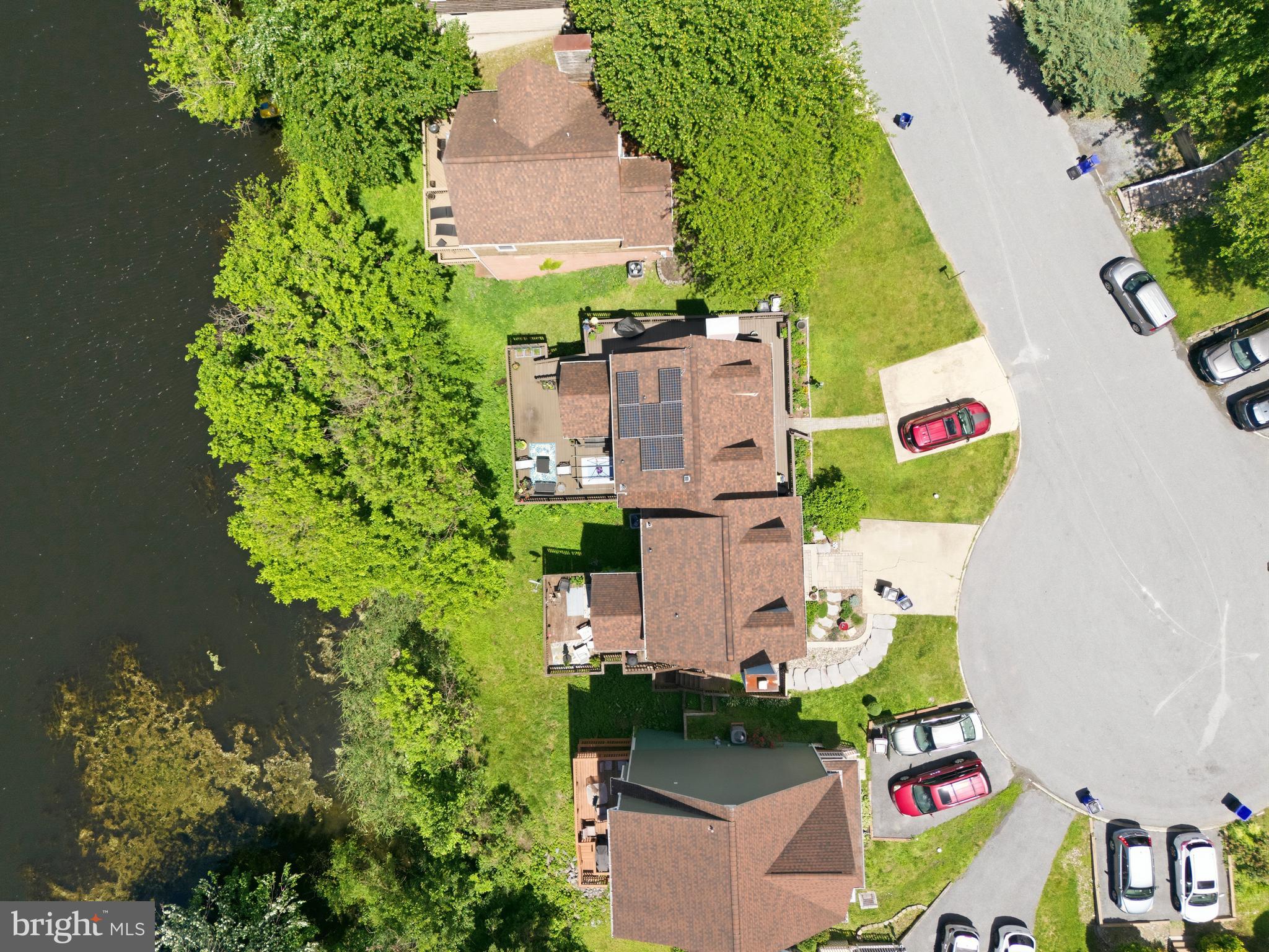 COURTS OF PINEHURST - Residential