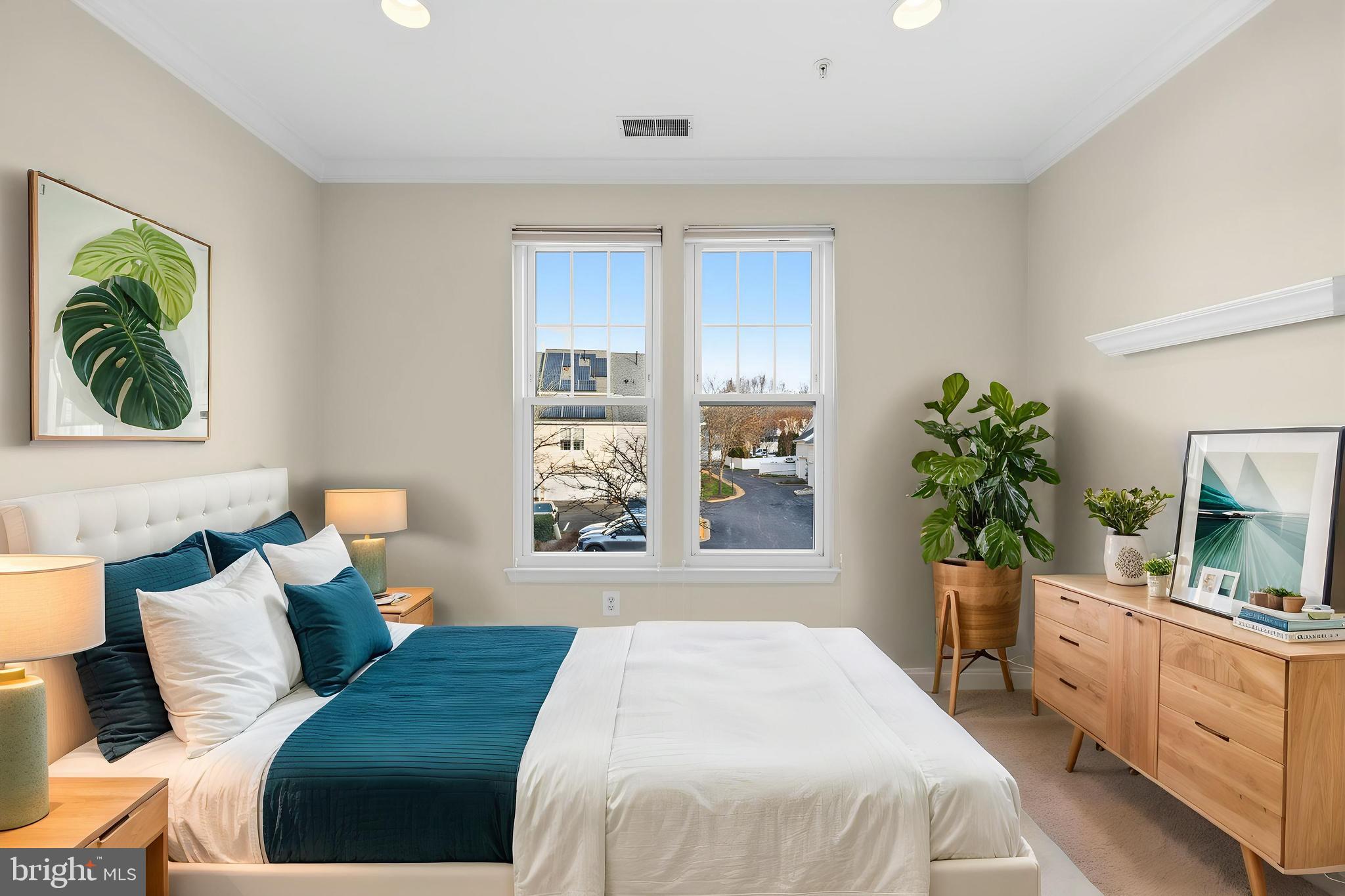 501 KING FARM BOULEVARD 207