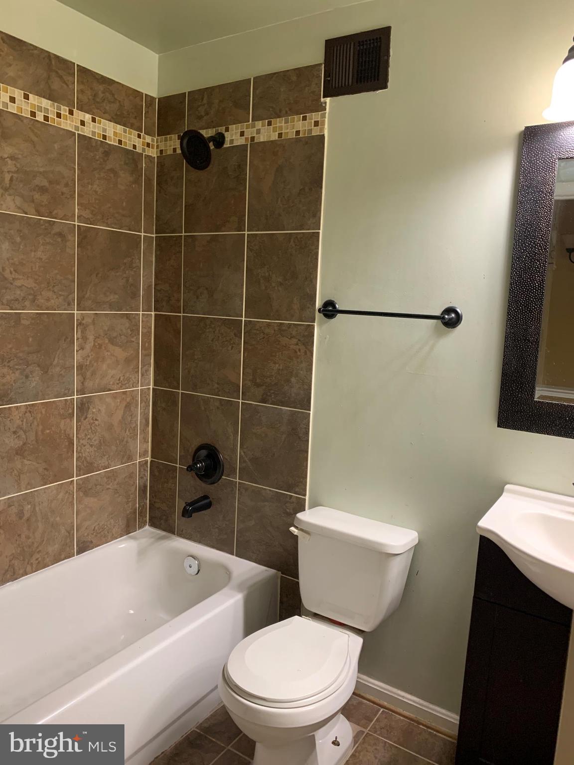 CRISPIN WOODS - Residential Lease