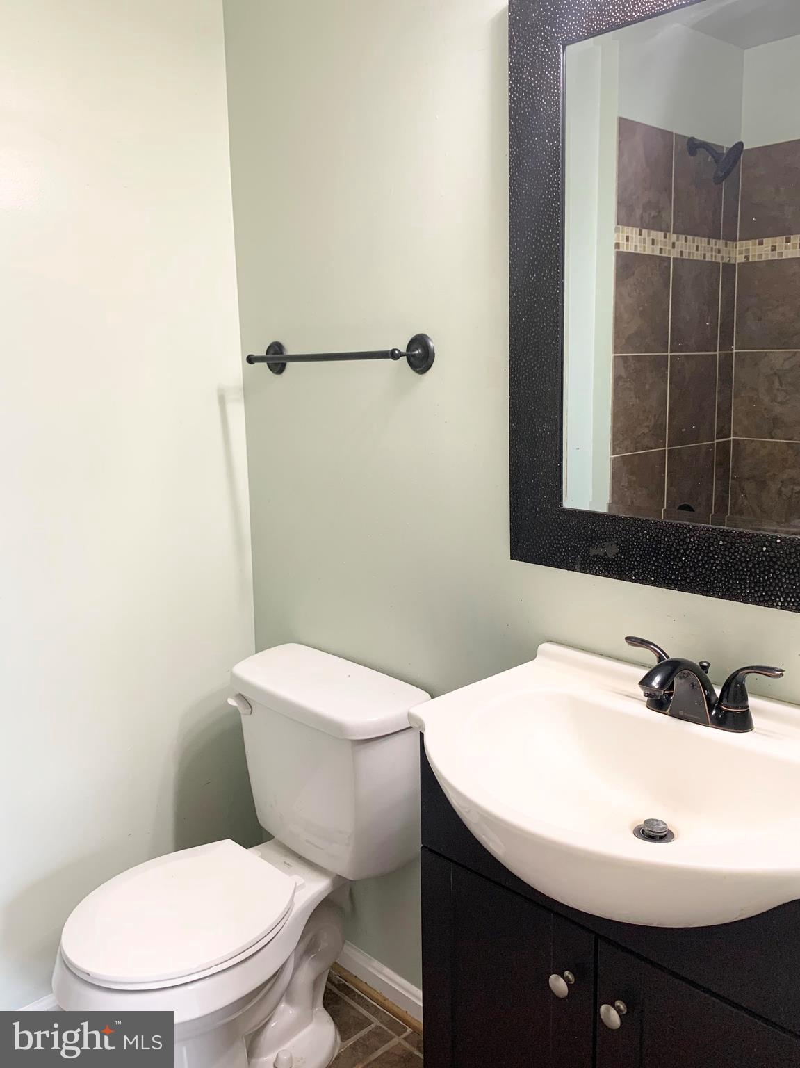 CRISPIN WOODS - Residential Lease